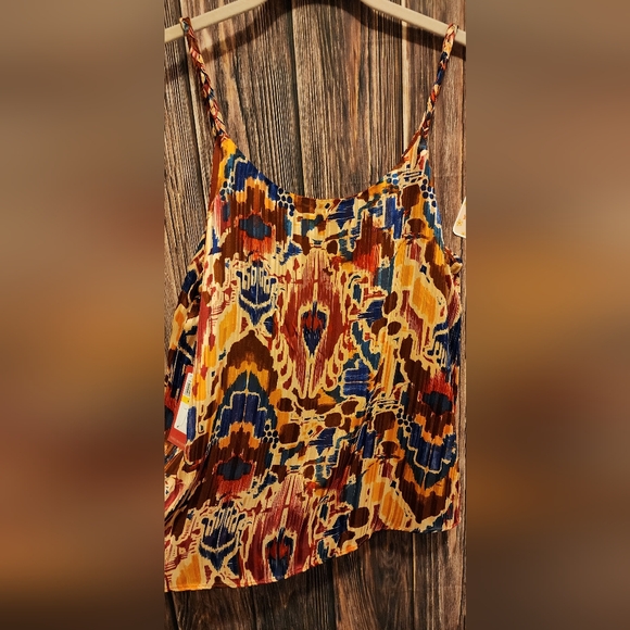 VINCE CAMUTO TOP - Picture 3 of 4